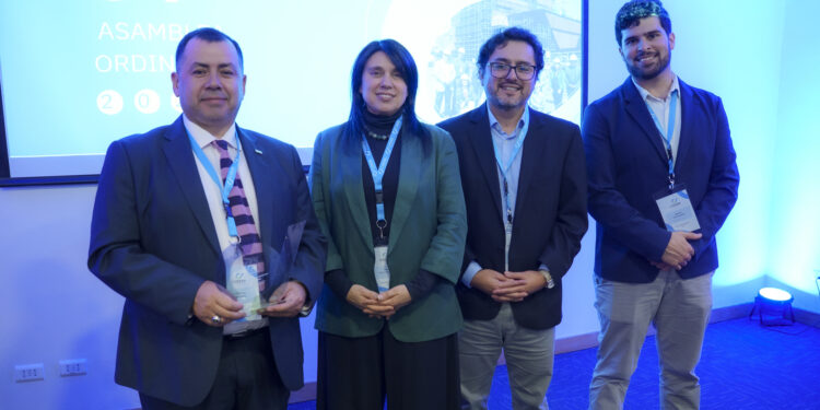 CIDERE Biobío premió a la UCSC por su compromiso con la innovación regional.