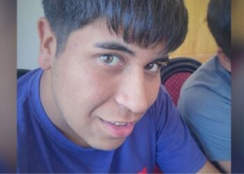 Hermana de joven fallecido mientras manipulaba el celular: “Estaba conectado al alargador de la pieza”.