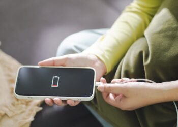 Niño murió cuando intentaba cargar su celular en Ñuble.
