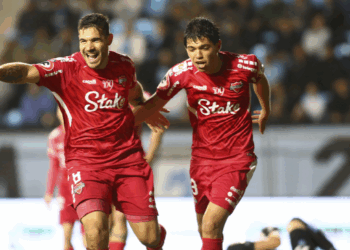 Gran triunfo de Ñublense de 2 a 0 en Iquique.