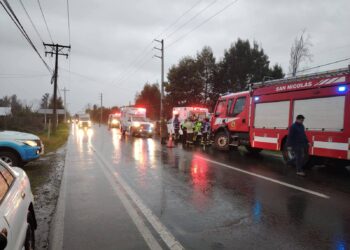 Esta tarde en San Nicolás accidente involucró a Bus con Vehículo menor.