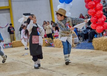 El Carmen ya tiene a sus Campeones Comunales de Cueca Escolar 2025.