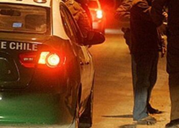 Delincuente con cuchillo, asaltó botillería en una comuna de Ñuble.