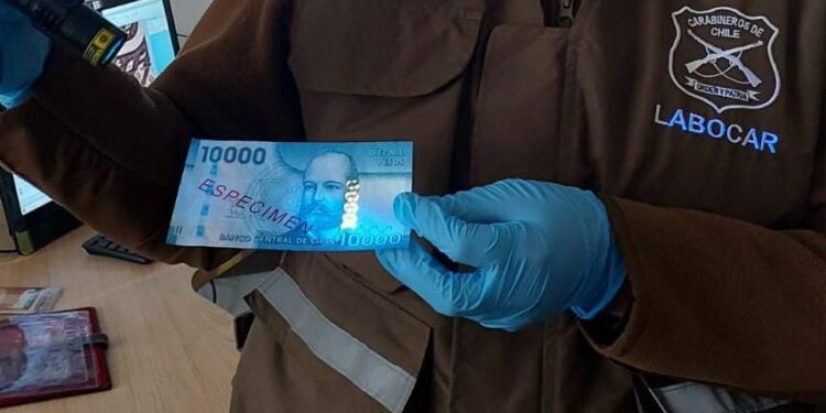 Labocar Ñuble entrega recomendaciones para detectar billetes falsos durante Fiestas Patrias.