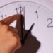 Hoy Cambio de hora en Chile: Dónde y cómo modificar los Relojes.. aquí le ayudamos ⏰️