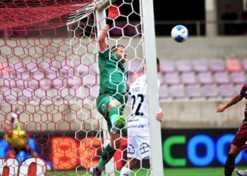 Ñublense rescata un punto en los descuentos y con un penal ante La Serena.