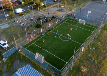 Comunidad de Villa Brisas del Bicentenario de Chillán disfruta de un moderno y seguro espacio deportivo.