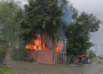 INCENDIO ESTRUCTURAL MOVILIZÓ A BOMBEROS EN EL SECTOR EL ESPINAR DE BULNES