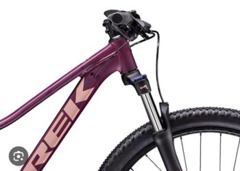 DELINCUENTE SUSTRAJO BICICLETA DESDE EL ACCESO AL CESFAM DE QUILLÓN.
