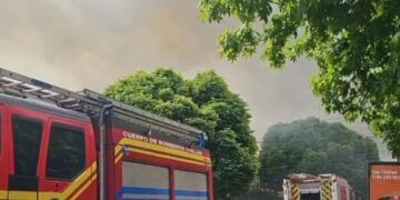 CHILLÁN: INCENDIO EN CASA HABITACIÓN PUSO EN PELIGRO OTRAS PROPIEDADES.