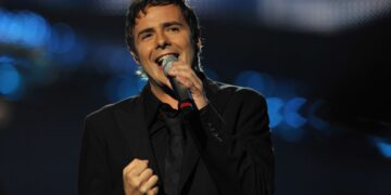 Paolo Meneguzzi llega a Chillán con un concierto lleno de nostalgia y romanticismo.