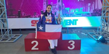 La historia de una joven que vence una grave enfermedad y gana oro en torneo internacional.