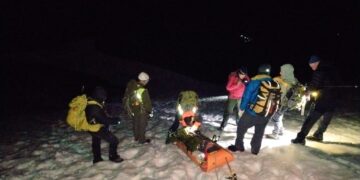 Mujer es rescatada desde la cordillera de Ñuble tras sufrir accidente.