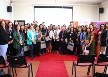 Santo Tomás Chillán reconoce a 35 TENS del Hospital de San Carlos por su apoyo a la formación académica.