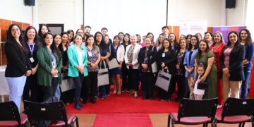 Santo Tomás Chillán reconoce a 35 TENS del Hospital de San Carlos por su apoyo a la formación académica.