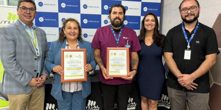 Comités Paritarios de Clínica Andes Salud Chillán alcanzan Categoría Oro en Seguridad Laboral.