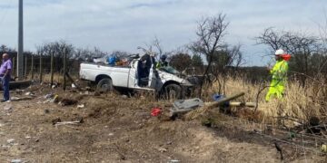 VOLCAMIENTO DE CAMIONETA EN RUTA 5 SUR DEJA DOS PERSONAS LESIONADAS EN BULNES