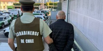 Hombre es detenido por presunta responsabilidad en incendio.
