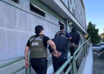 En Chillán detienen a dos sujetos por porte de arma de fuego y drogas.