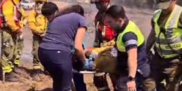 ÚLTIMO MINUTO 🔴 Brigadista sufre accidente por descarga de agua en Ñuble.