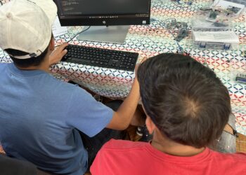 Jóvenes ñublensinos en proceso de reinserción adquieren nuevas herramientas de aprendizaje a través de la robótica.