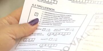 AHORA ✈️ La Municipalid desvincula a 22 funcionarios por uso irregular de licencias médicas.