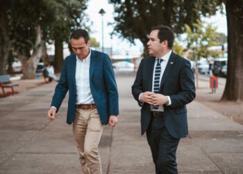 Gira regional: Diego Sepúlveda se reunió con los 21 alcaldes de Ñuble en sus respectivas comunas.