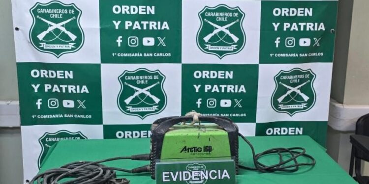 Dos personas detenidas por incendio que afectó ocho hectáreas en sector Buli Estación de San Carlos.