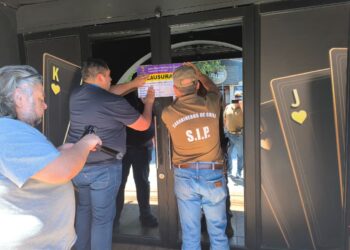 Carabineros y municipio clausuran local comercial en San Carlos