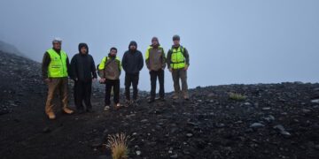 Carabineros rescata a cuatro personas desorientadas en acceso al Volcán Nevados de Chillán.