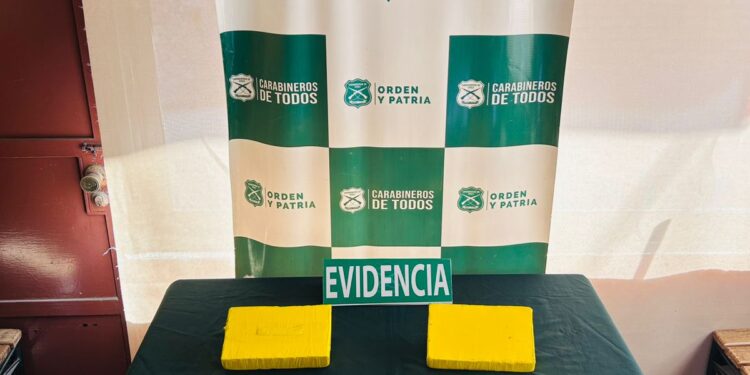 FALLECE CONDUCTOR EN ACCIDENTE EN RUTA 5 SUR Y SE INCAUTAN MÁS DE 6 KILOS DE COCAÍNA.