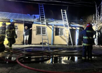 VORAZ INCENDIO DEJA UNA PERSONA FALLECIDA EN CHILLÁN