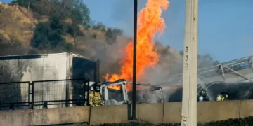 AHORA EN CHILE ⚫️ a 9 aumentan las víctimas fatales tras explosión de camión en Renca.