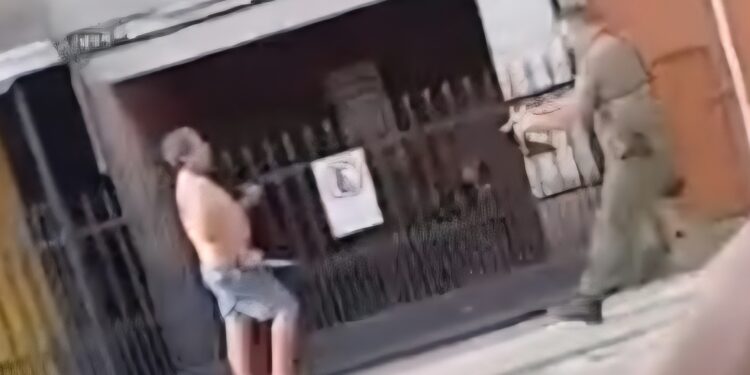 Hombre amenazaba a Carabineros con arma blanca y fue retenido con un disparo.