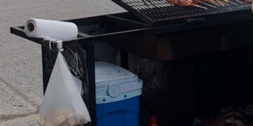 Autoridad Sanitaria advierte riesgos de comprar y consumir alimentos en la calle.