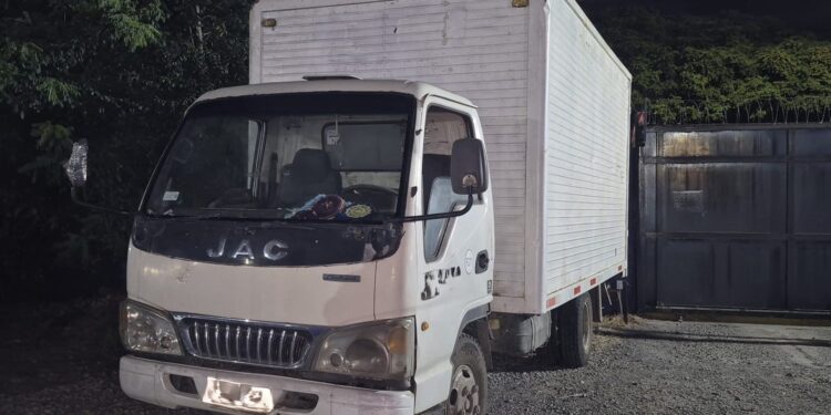 PDI RECUPERA CAMIÓN QUE FUE ROBADO EN CHILLÁN.