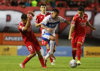 Ñublense pierde ante U. Católica con un arbitraje desastroso qué favoreció a la visita en Chillán.