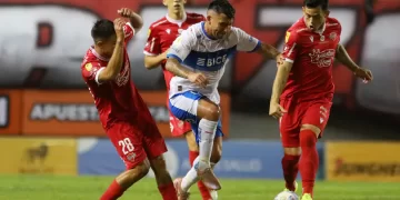 Ñublense pierde ante U. Católica con un arbitraje desastroso qué favoreció a la visita en Chillán.