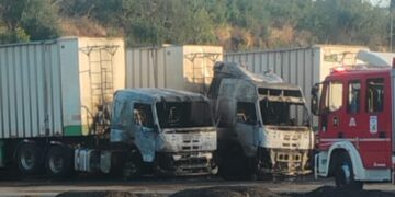 Incendio destruyó dos camiones forestales en Sector Quitrico, comuna de Ránquil.
