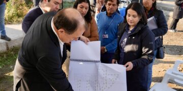 MINISTRO DE VIVIENDA ANUNCIA MEDIDAS INMEDIATAS PARA SOLUCIONAR SITUACIÓN DE 60 VIVIENDAS CON FALLAS Y PARALIZADAS EN PUEBLO SECO.