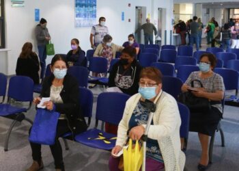 Desde hoy 1 de abril comienza el uso de mascarilla obligatorio en todos los servicios de urgencia del país.
