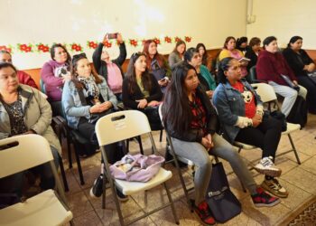 Treinta mujeres de Bulnes se capacitan en electricidad domiciliaria.