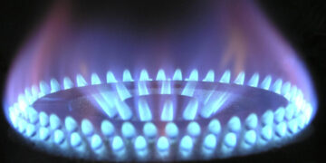 Municipio de Coihueco destina varios millones para apoyar a adultos mayores con vales de gas.
