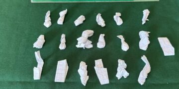 SAN FABIÁN: DETIENEN A SUJETO CON DROGA, MUNICIONES Y DINERO EN CONTROL VEHICULAR