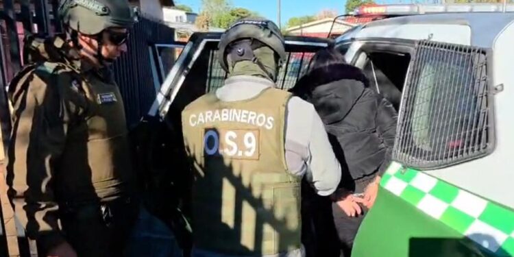 Chillán: Investigación de OS9 Ñuble permite detención de imputados por drogas y orden vigente en operativo vinculado a delito de robo.