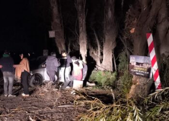 AHORA EN ÑUBLE 🔴 ACCIDENTE VEHICULAR DEJA UN HERIDO GRAVE Y DOS LESIONADOS EN BULNES