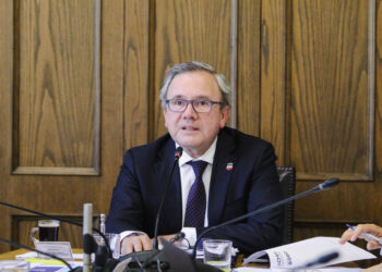 Sanhueza propone dar urgencia a proyecto del SAE y avanzar con mejoras durante su tramitación.