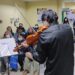 Orquesta Sinfónica de Ñuble inicia su Ciclo de Cámara con inédita presentación en la Unidad de Oncología del Hospital Clínico Herminda Martin de Chillán.
