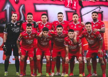 Con gol de antología Ñublense le gana a la U. en Chillán.