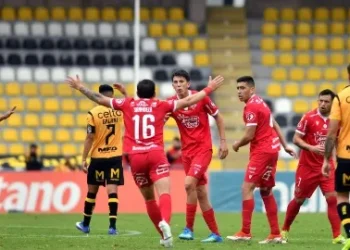 Sigue el invicto de Ñublense ⚽️ Hoy empató de visita ante Coquimbo.
